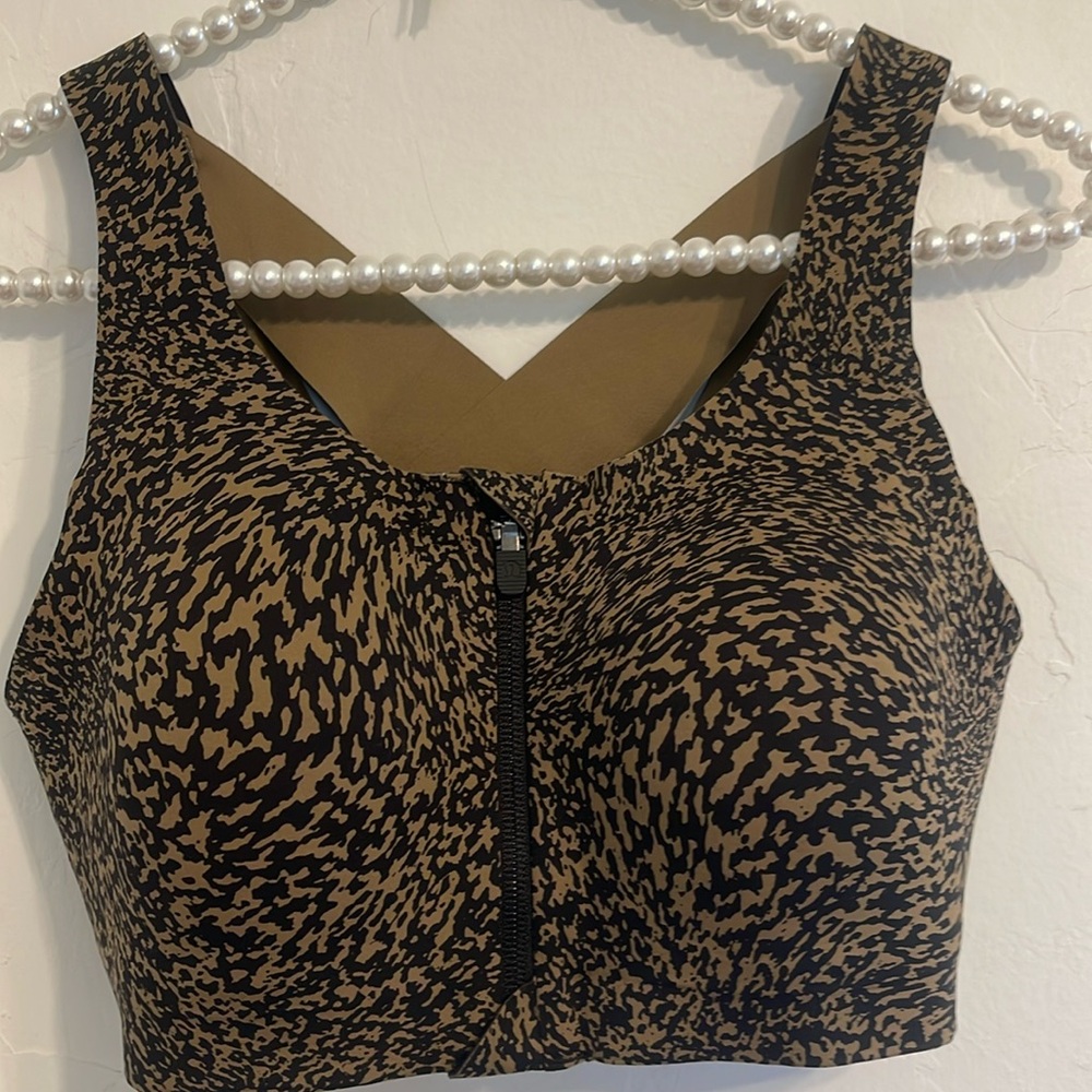 Lululemon padded cross back sports bra 34c